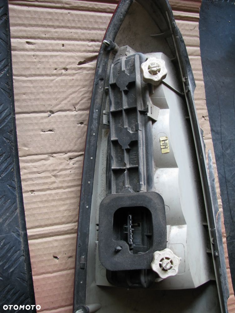 LAMPA TYLNA OPEL  ASTRA II- G KOMBI - 6