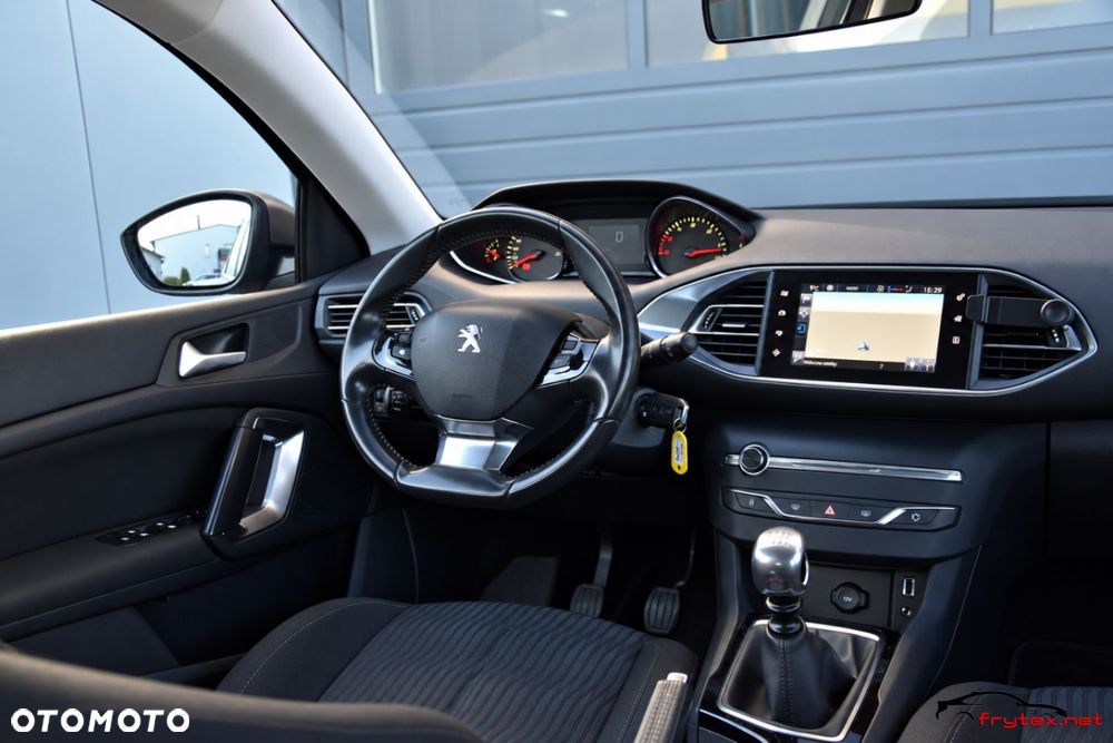 Peugeot 308 - 25