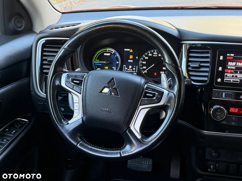 Mitsubishi Outlander Intense + - 16