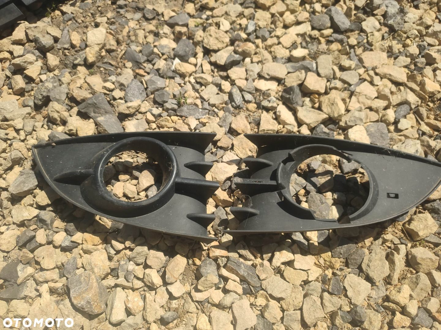 KRATKA ZDERZAKA PRZÓD RENAULT SCENIC II 06- - 1