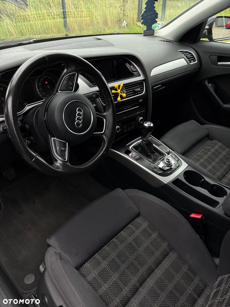 Audi A4 Limousine 1.8 TFSI Ambiente - 8