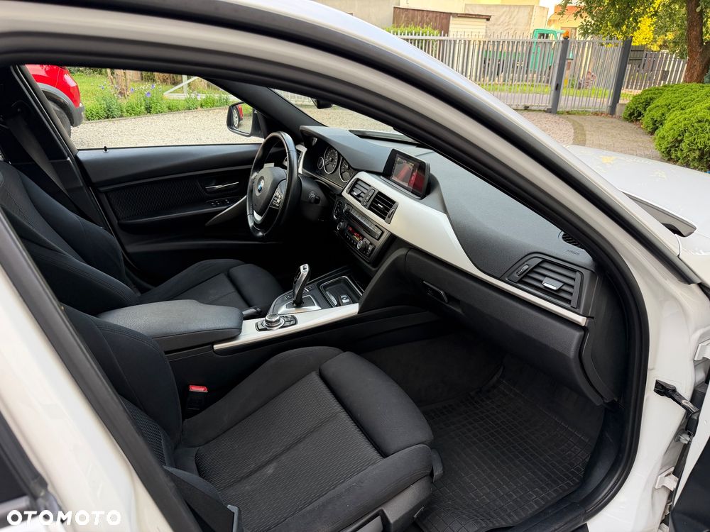 BMW Seria 3 318d Luxury Line - 16