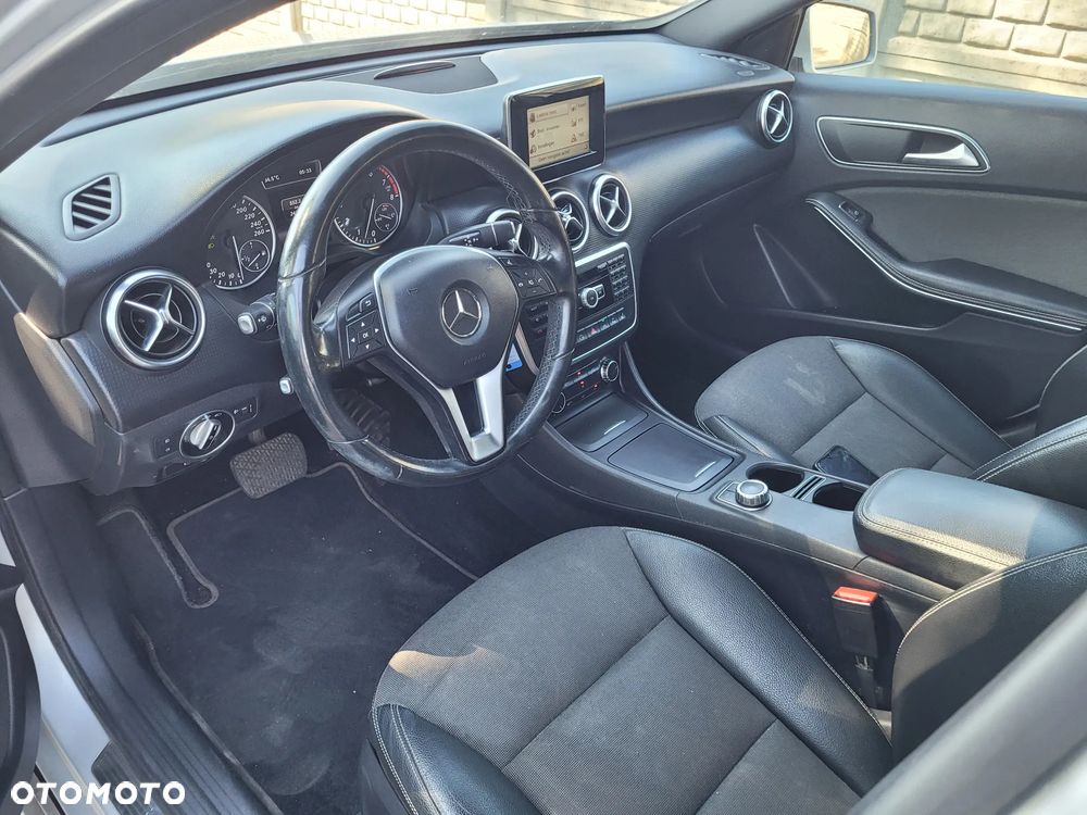 Mercedes-Benz Klasa A 180 7G-DCT AMG Line - 6