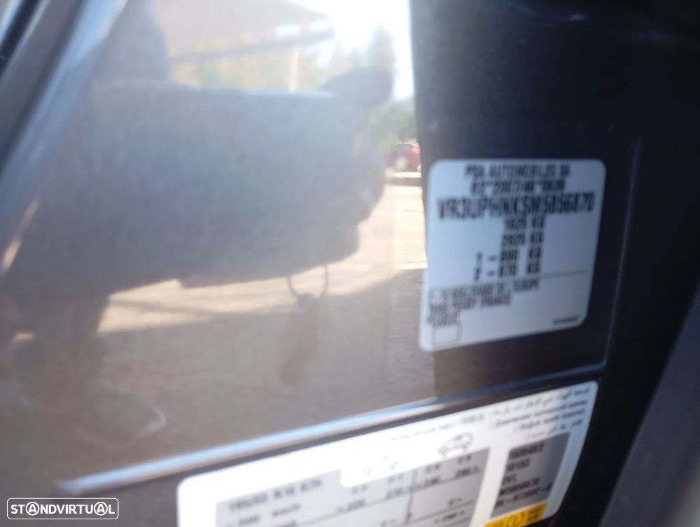 Peugeot 208 PureTech 100 EAT8 Allure - 3