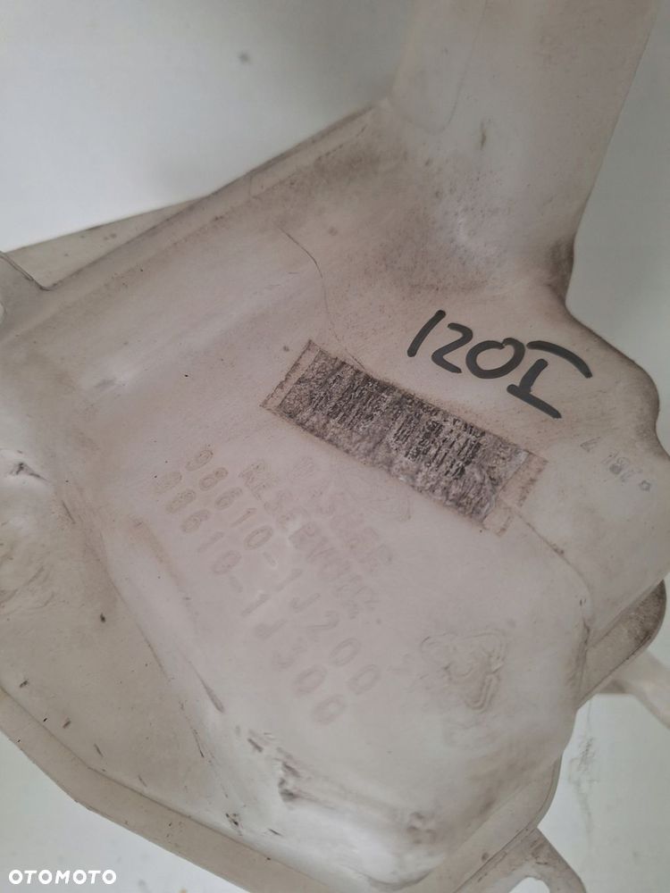 zbiorniczek spryskiwaczy i20 08-12 98610-1j200 + pompka - 2