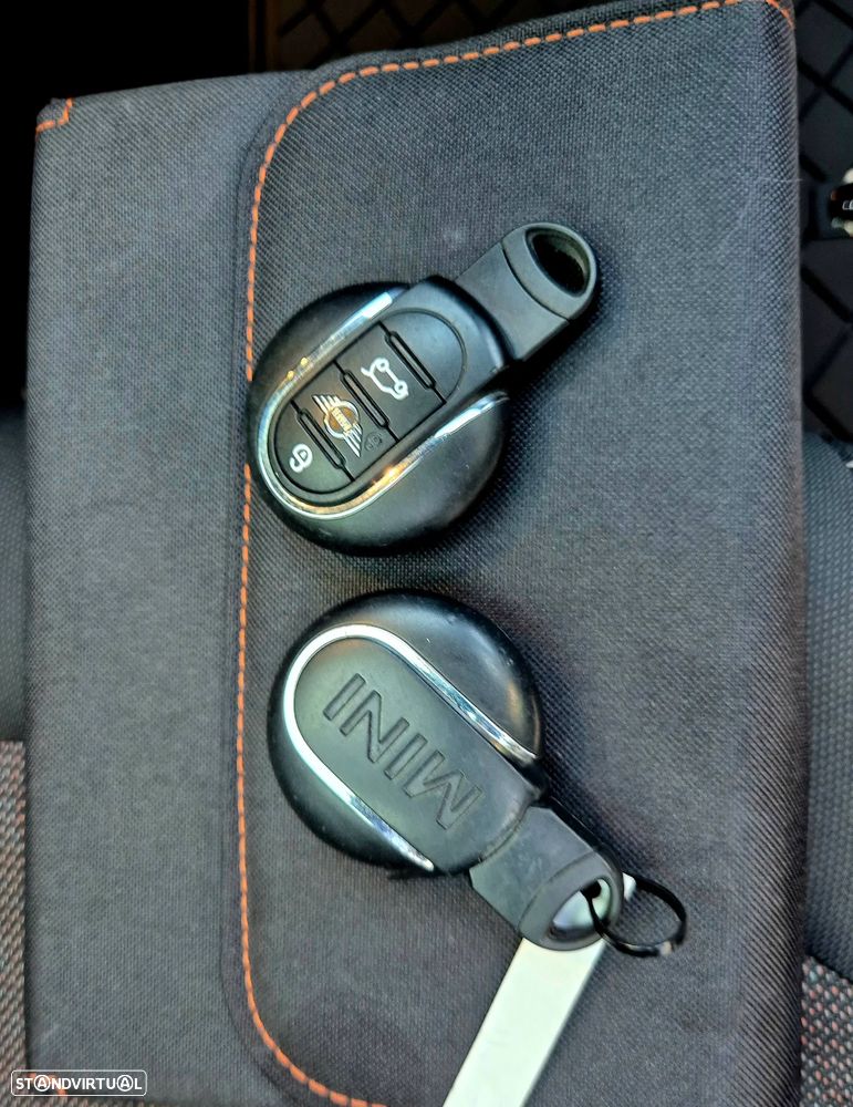 MINI 3 Portas One JCW - 34