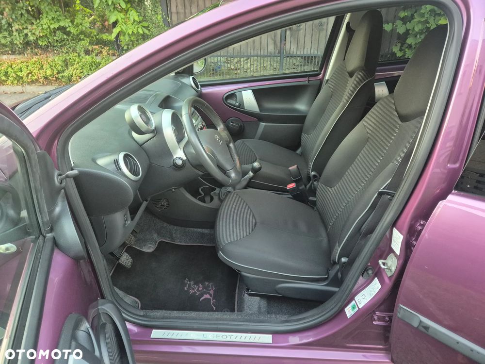 Peugeot 107 - 12