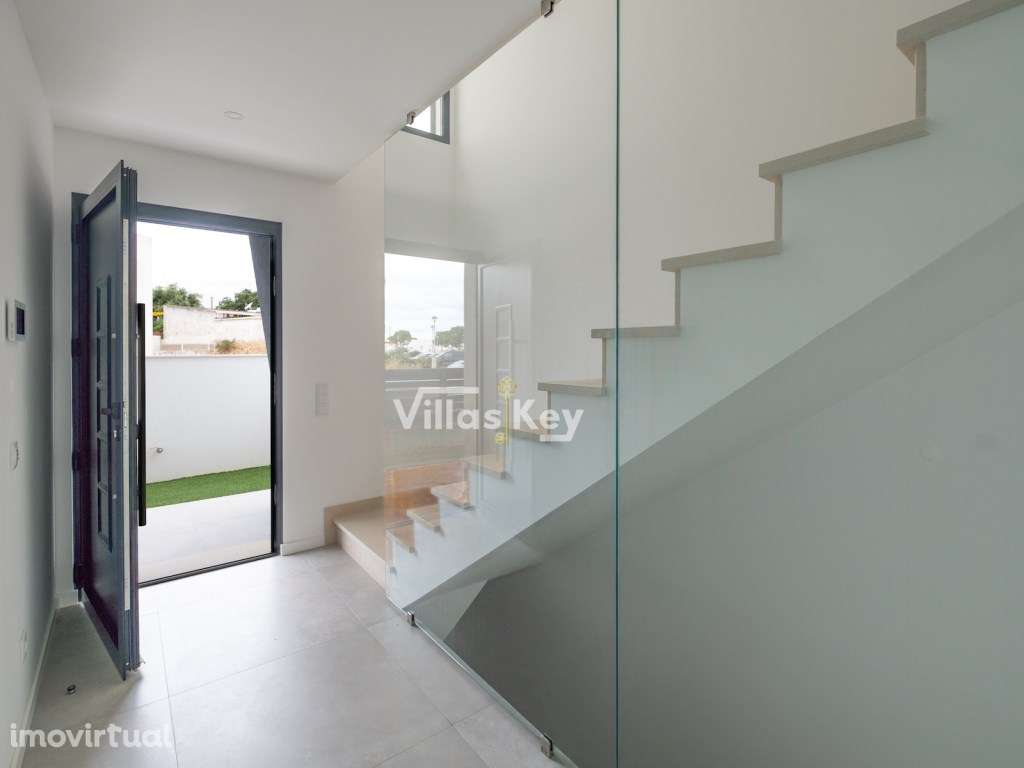 Moradia com 3 quartos, vista campo e mar em Mexilhoeira/Algarve/Por... - Grande imagem: 5/35