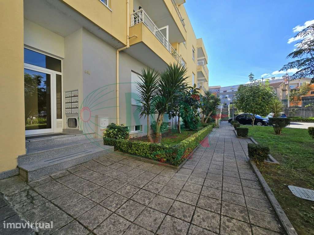 T2 com Lugar de Garagem e Arrumos - Jovim - Grande imagem: 2/38