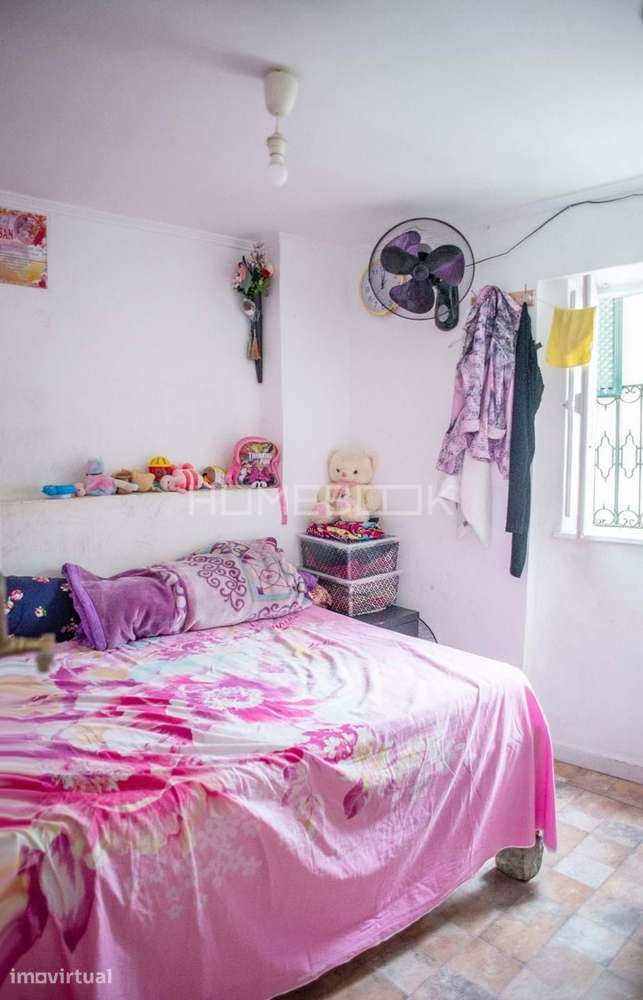 Apartamento T1 + 1 para remodelação total em Alfama - Grande imagem: 2/4