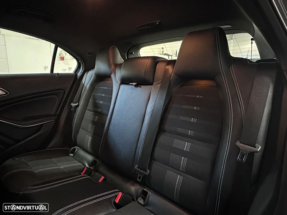 Mercedes-Benz A 180 d Urban - 11