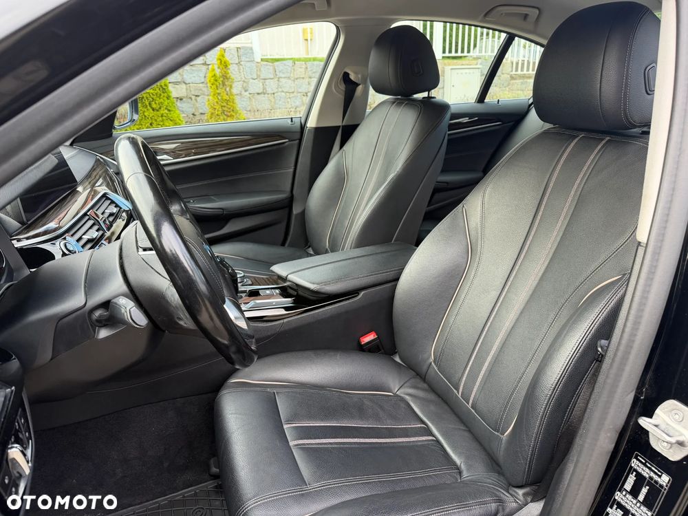 BMW Seria 5 518d Luxury Line - 18