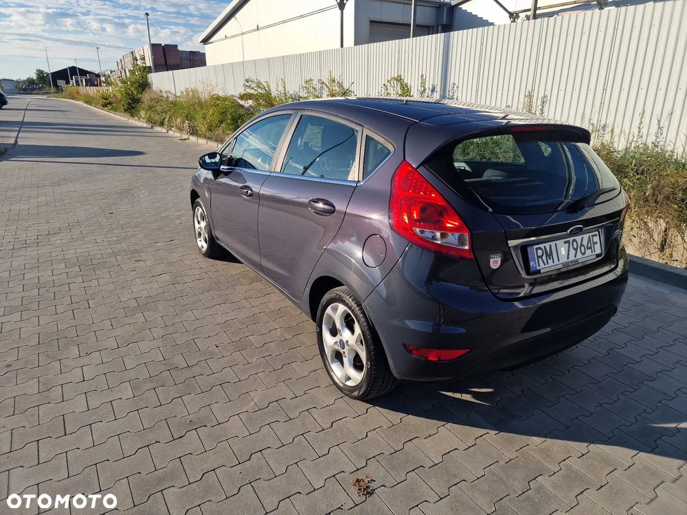 Ford Fiesta 2010 photo 5