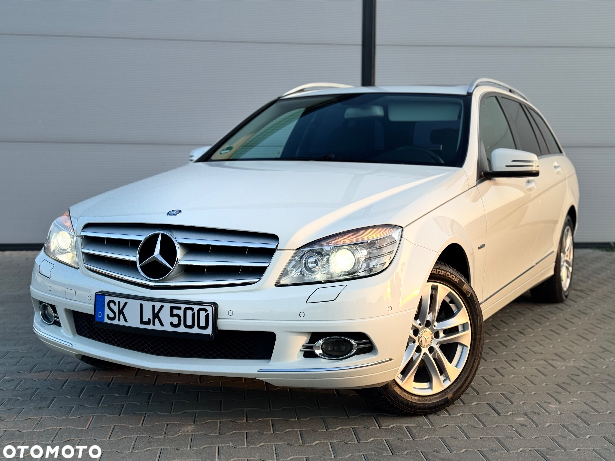 Mercedes-Benz Klasa C 180 T Kompressor Automatik BlueEFFICIENCY Special Edition - 2