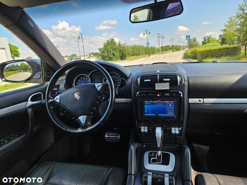 Porsche Cayenne - 7