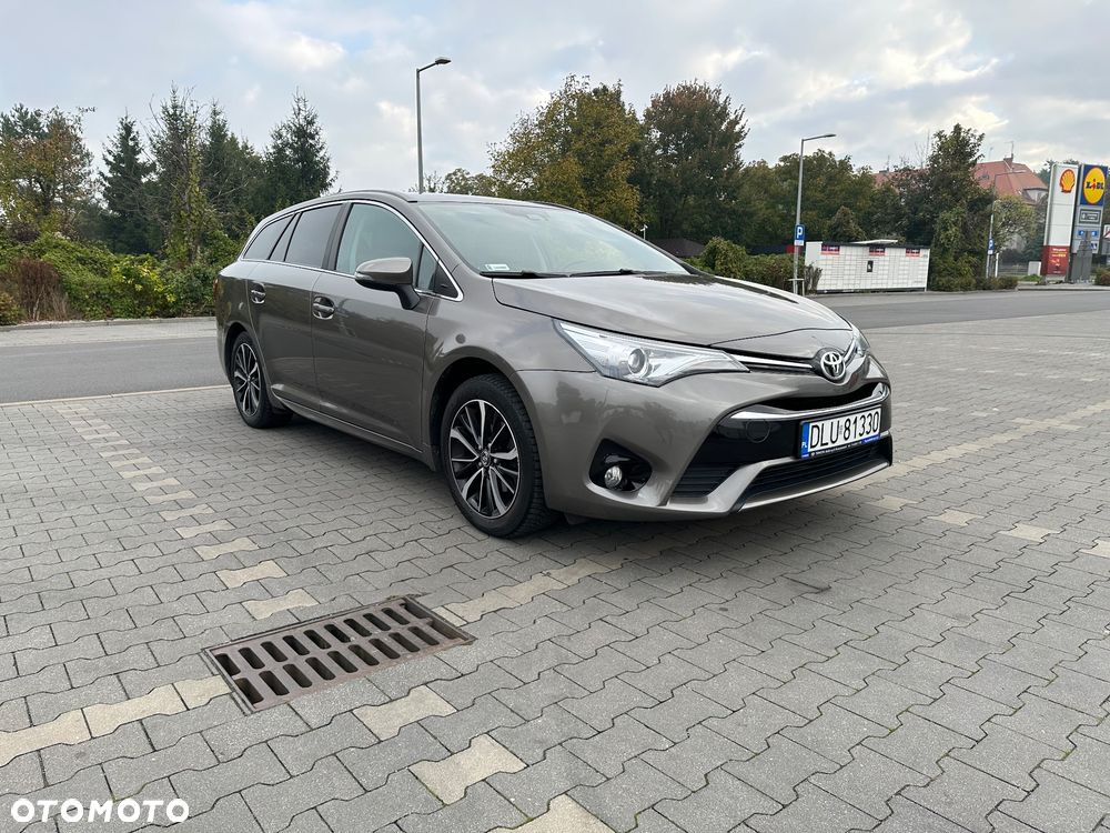 Toyota Avensis 1.8 Premium - 25