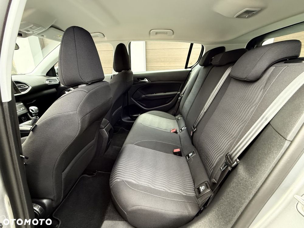 Peugeot 308 125 THP Active - 17