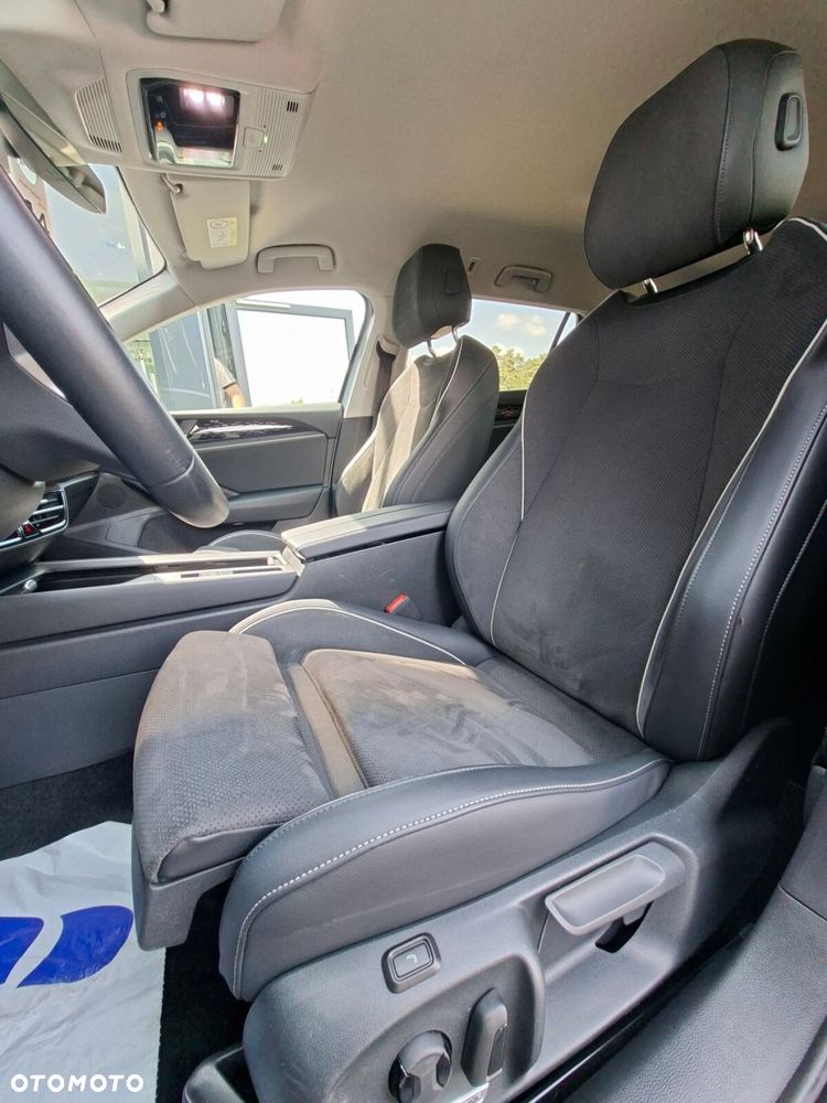 Volkswagen Passat - 11