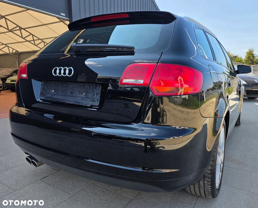 Audi A3 Sportback 1.6 FSI Attraction - 6