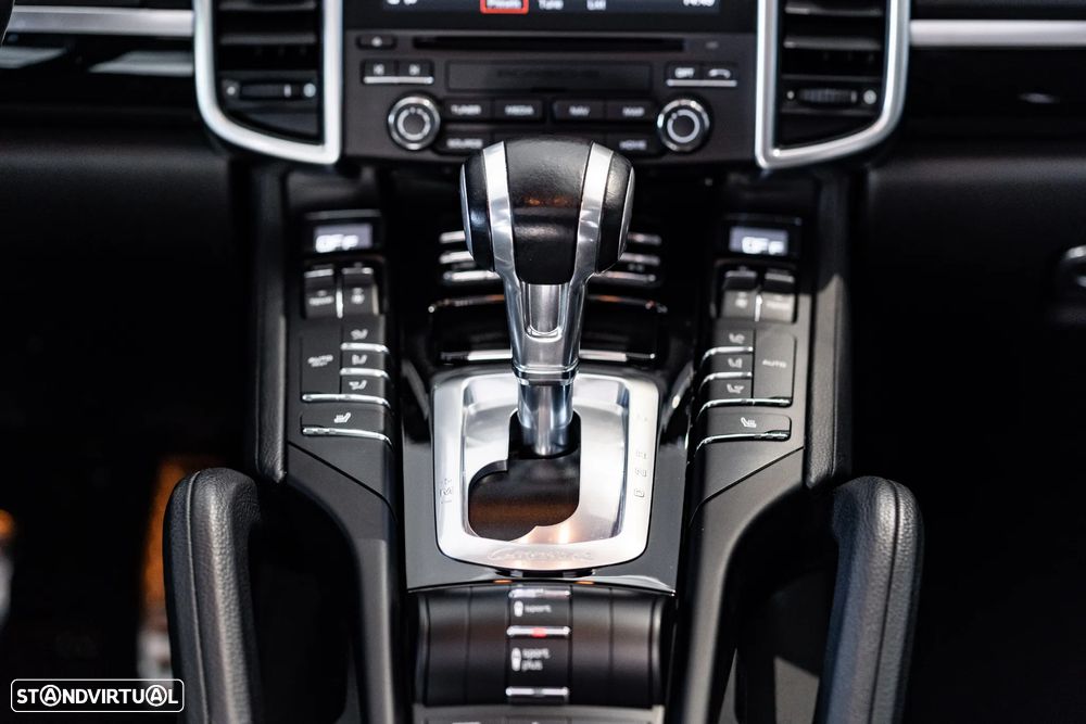 Porsche Cayenne S E-Hybrid - 16