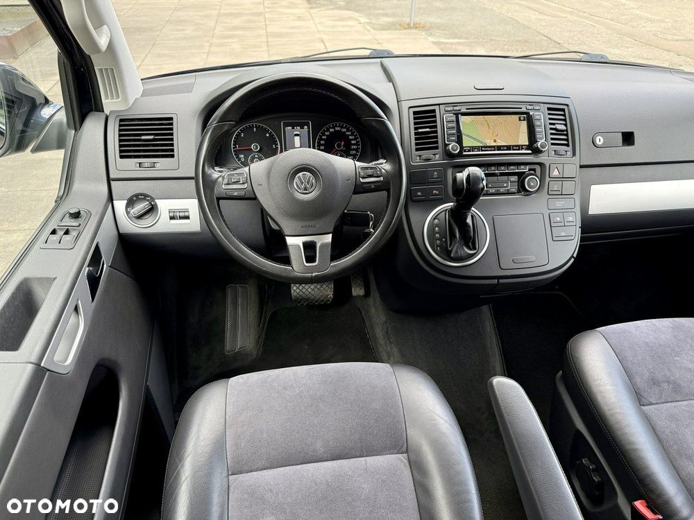 Volkswagen Multivan - 25