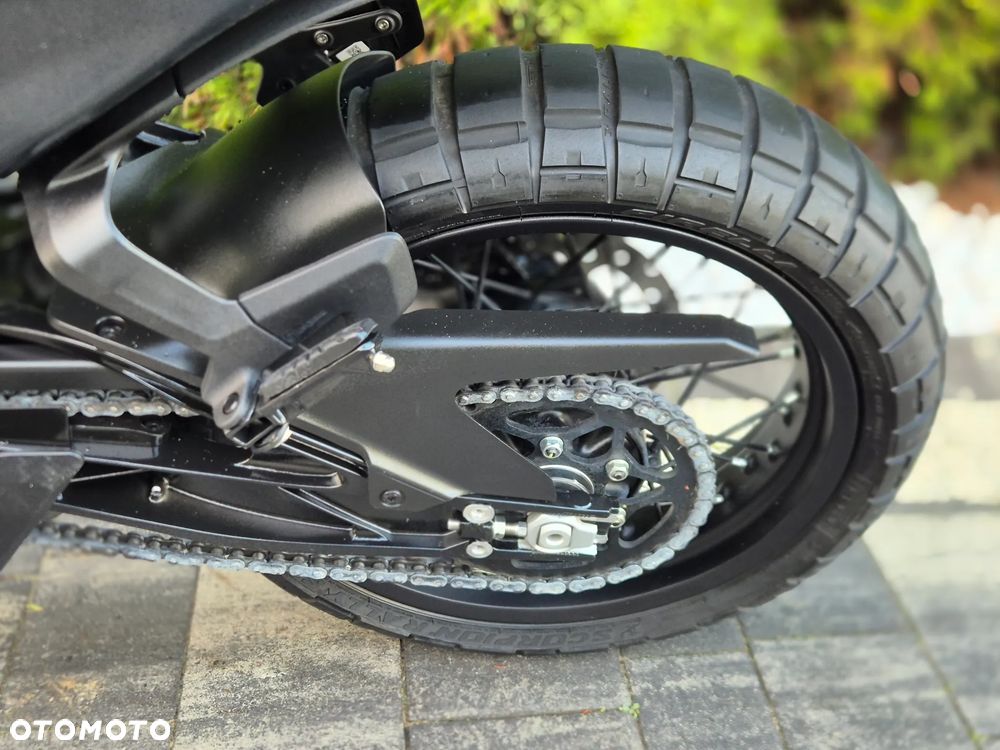 Husqvarna Svartpilen - 23