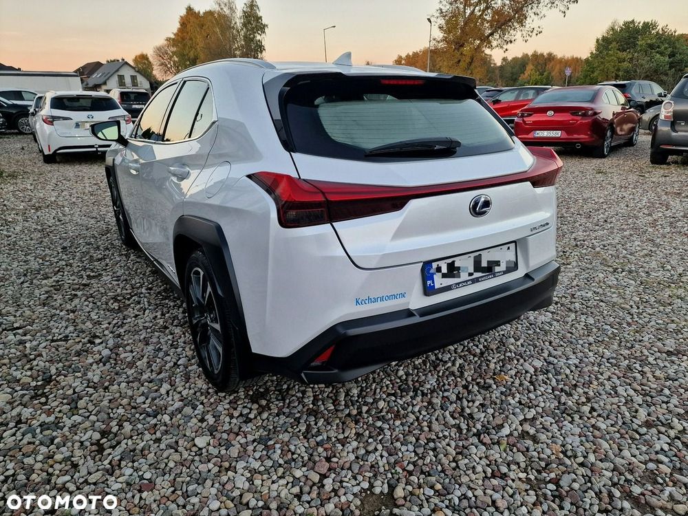 Lexus UX - 11