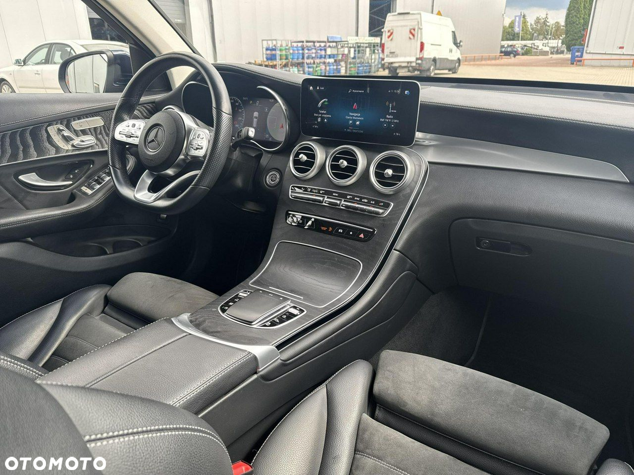 Mercedes-Benz GLC - 21