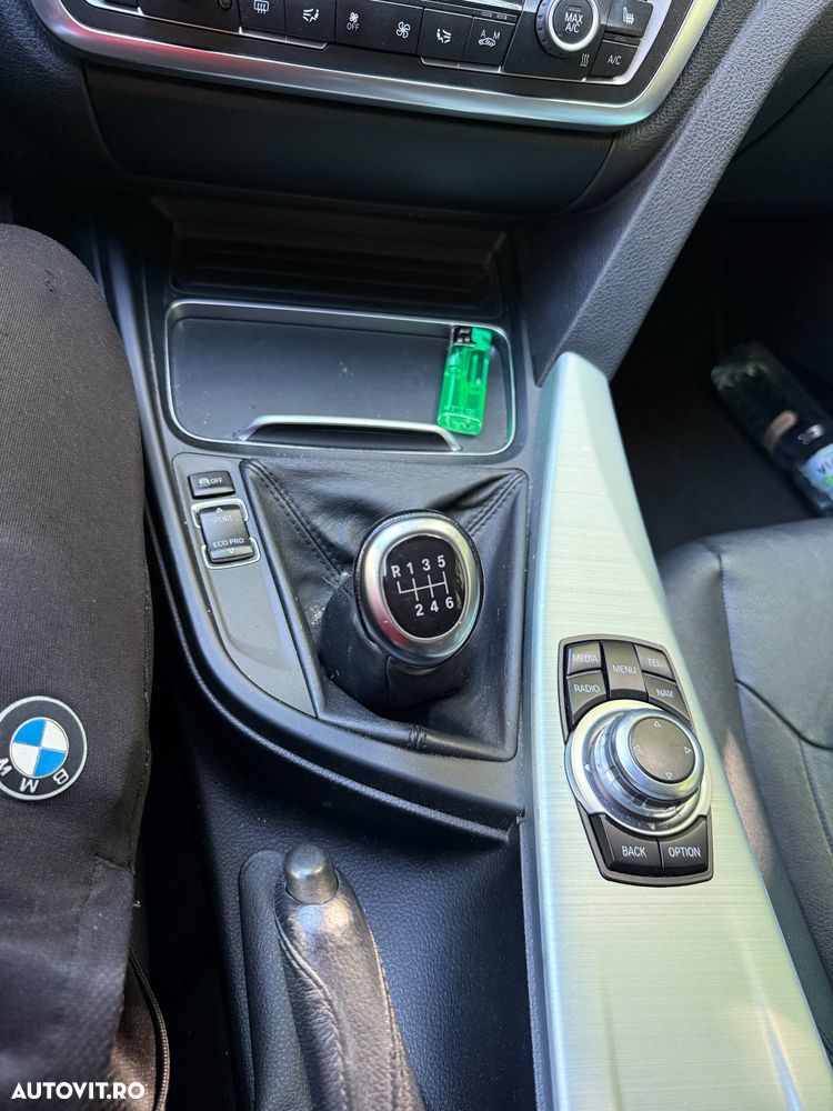 BMW Seria 3 320d Luxury Line - 29