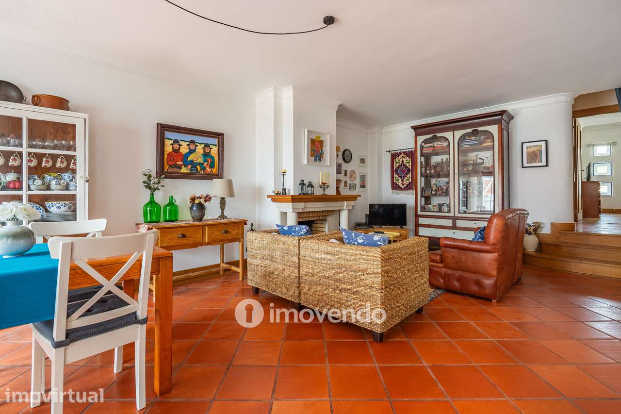 Apartamento T2, num condomínio com piscina, em São Martinho do Porto - Grande imagem: 4/44
