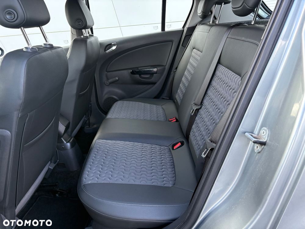 Opel Corsa 1.4 16V Cosmo - 23