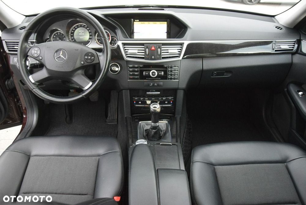 Mercedes-Benz Klasa E - 33