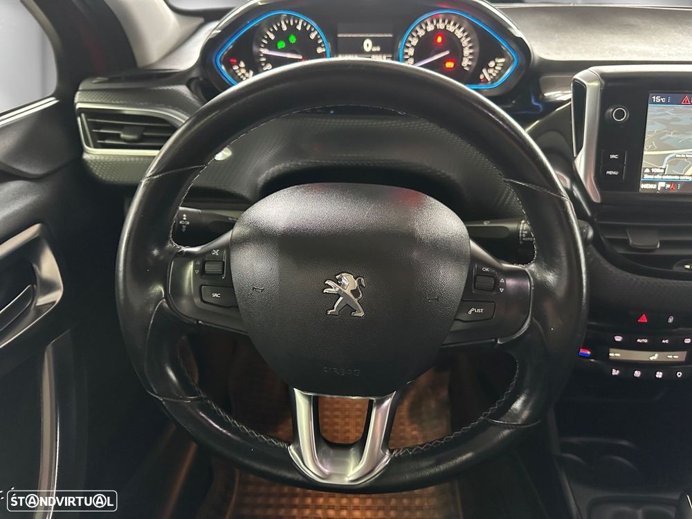 Peugeot 2008 1.2 PureTech Allure - 6