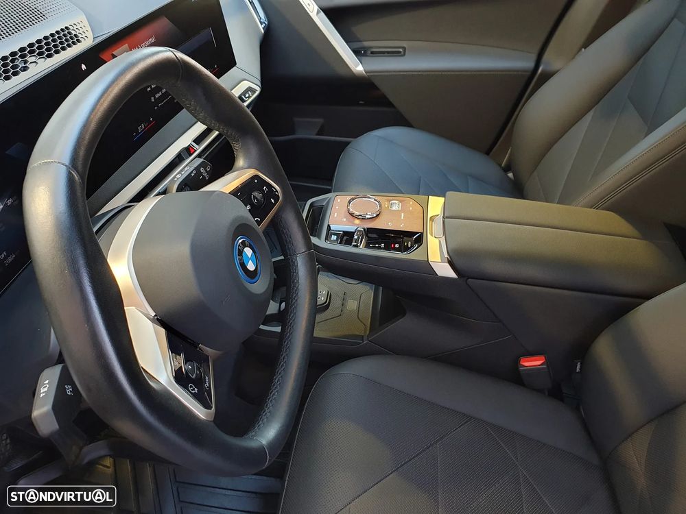 BMW iX xDrive 40 Pack Desportivo - 31