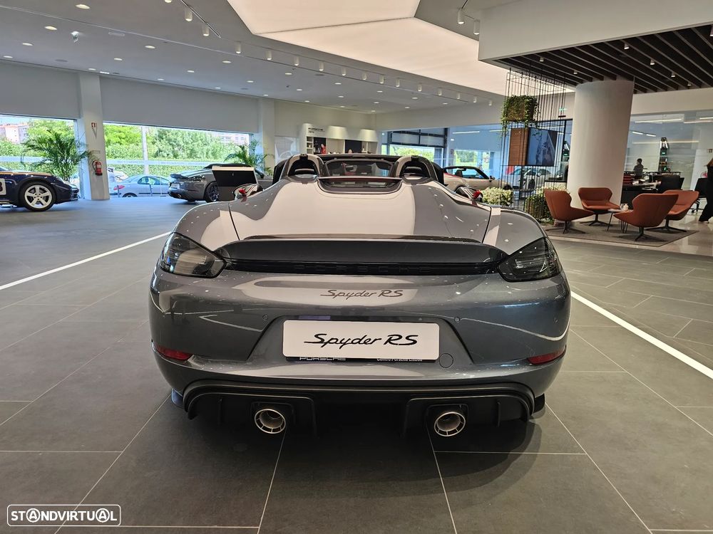 Porsche 718 Spyder - 6