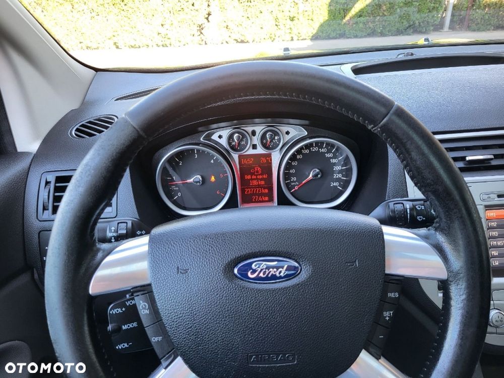 Ford Kuga - 16