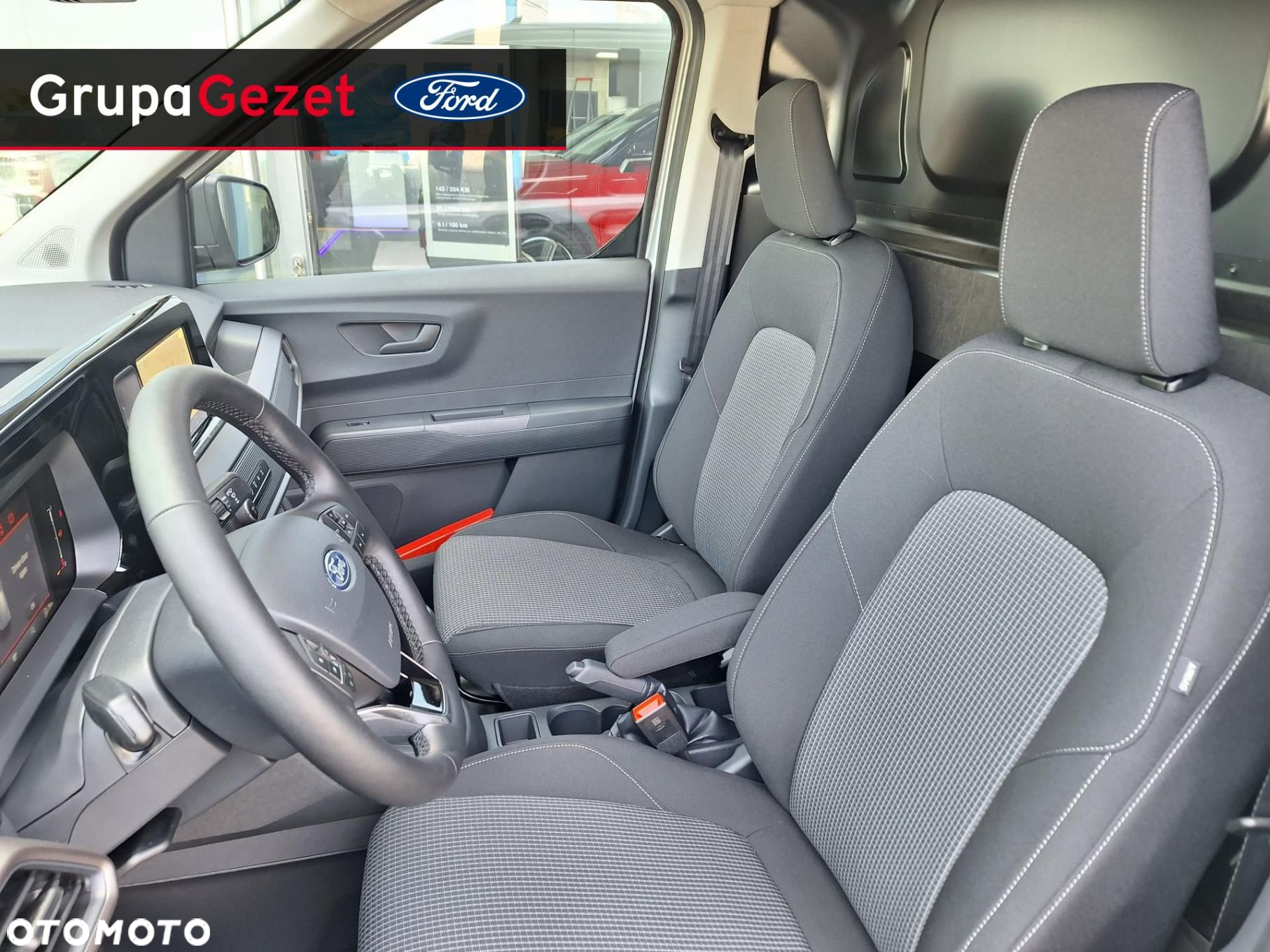 Ford Transit Courier - 13