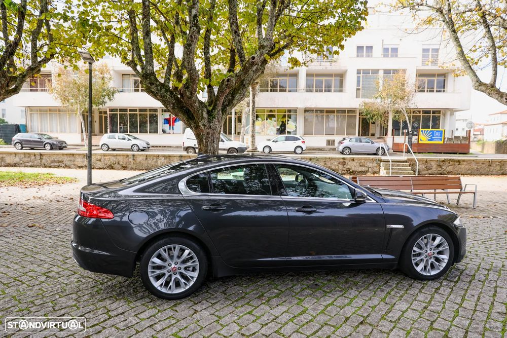 Jaguar XF 2.2 D Premium Luxury - 7