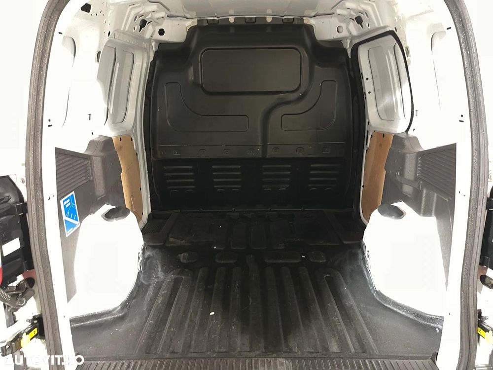 Ford Transit Courier - 8