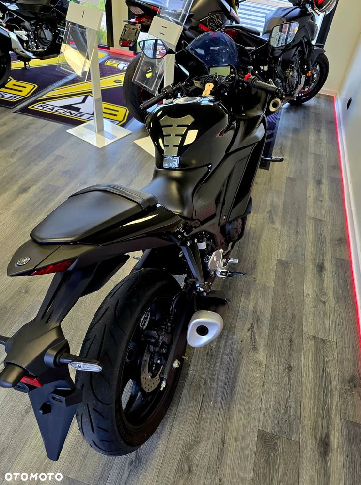 Yamaha R3 - 31