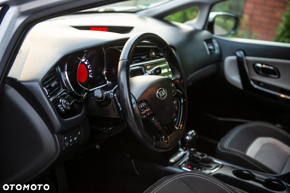 Kia Ceed 1.6 GDI DCT Vision - 20