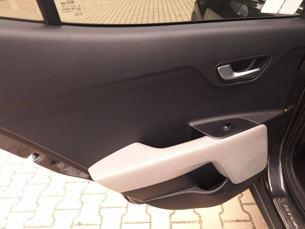 Kia Stonic 1.4 L - 24