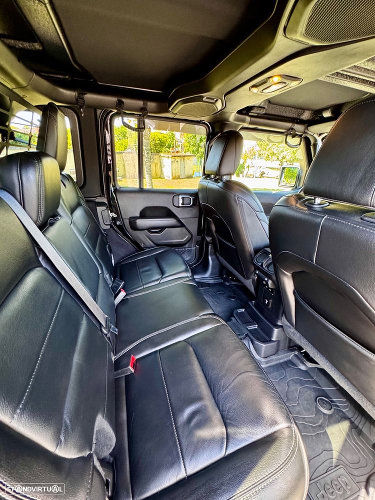 Jeep Wrangler Unlimited 2.2 CRD Sahara AT - 12