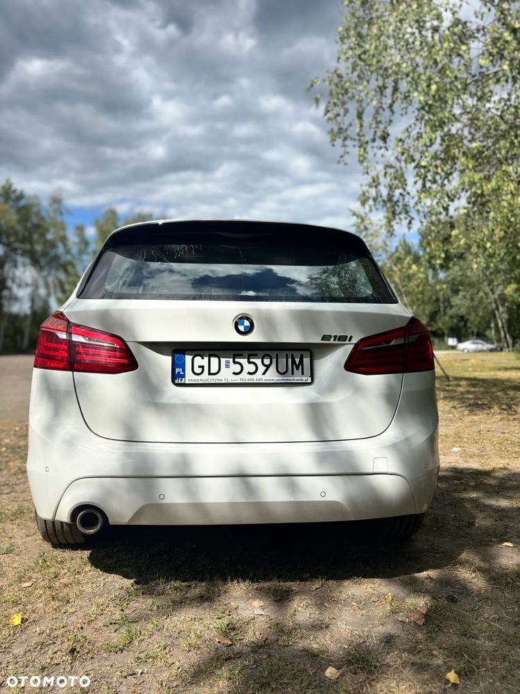 BMW Seria 2 218i - 5