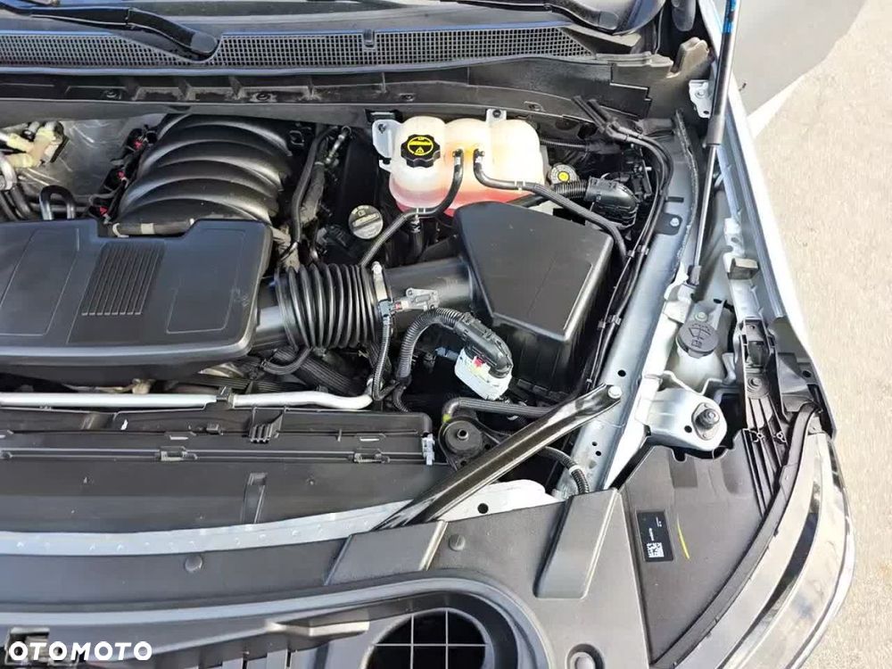 Chevrolet Suburban - 13