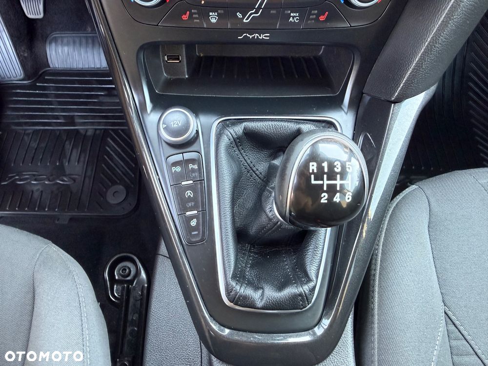 Ford Focus - 32