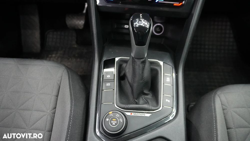 Volkswagen Tiguan 2.0 TDI 4Mot DSG Elegance - 28