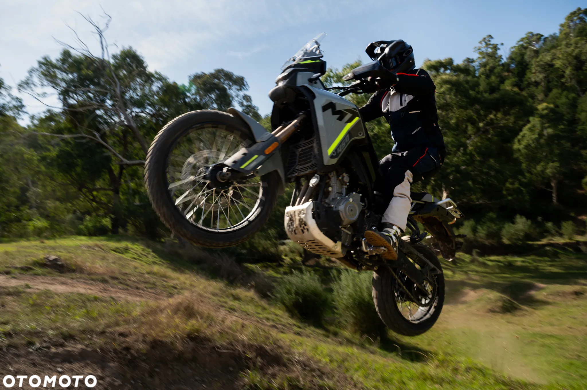 CFMoto MT - 17