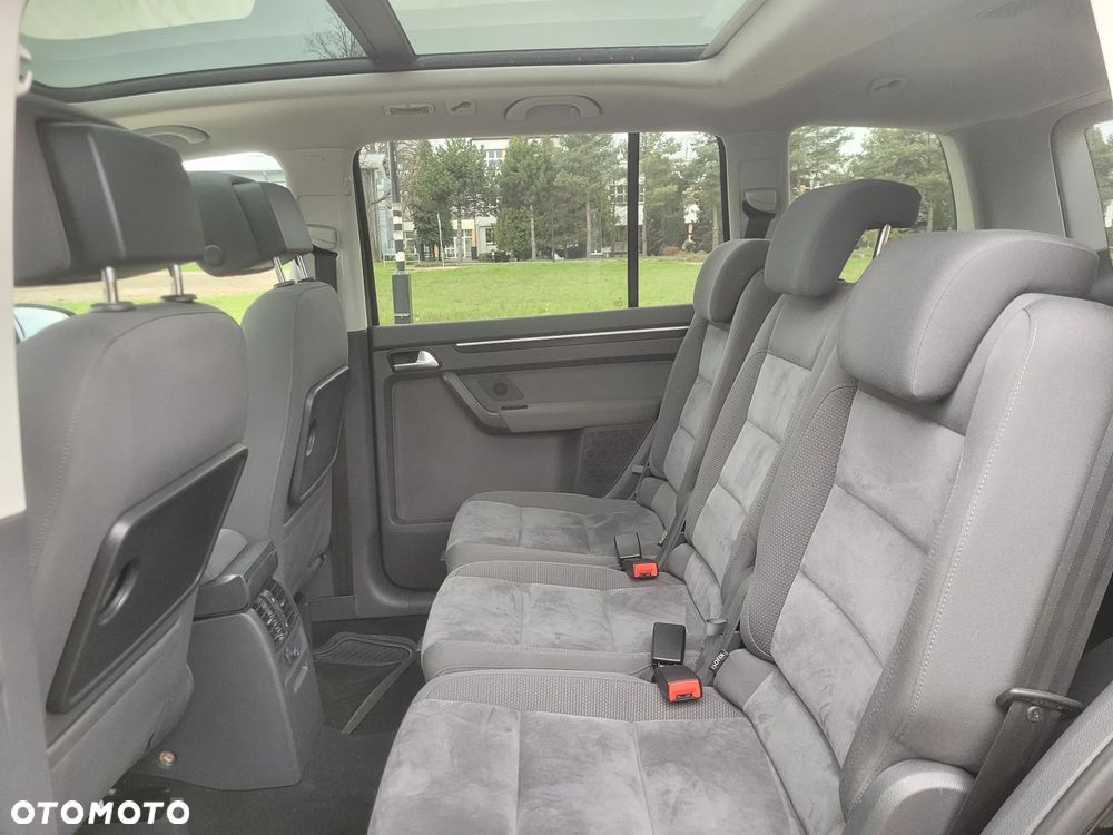 Volkswagen Touran - 14