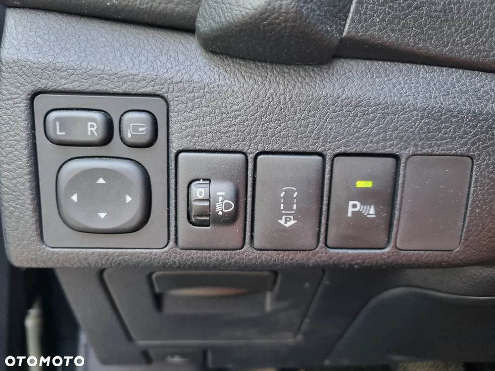 Toyota Auris 1.8 HSD Prestige NAVI - 17